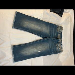 📍 Miss me jeans capris